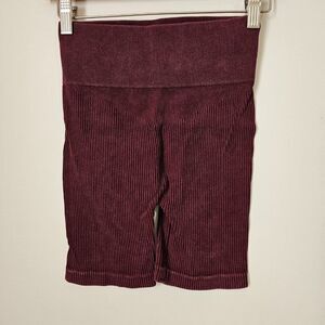 EUC AURA RIBBED AUBERGINE LOUNGE / ACTIVE SHORTS 6" INSEAM SIZE M/L